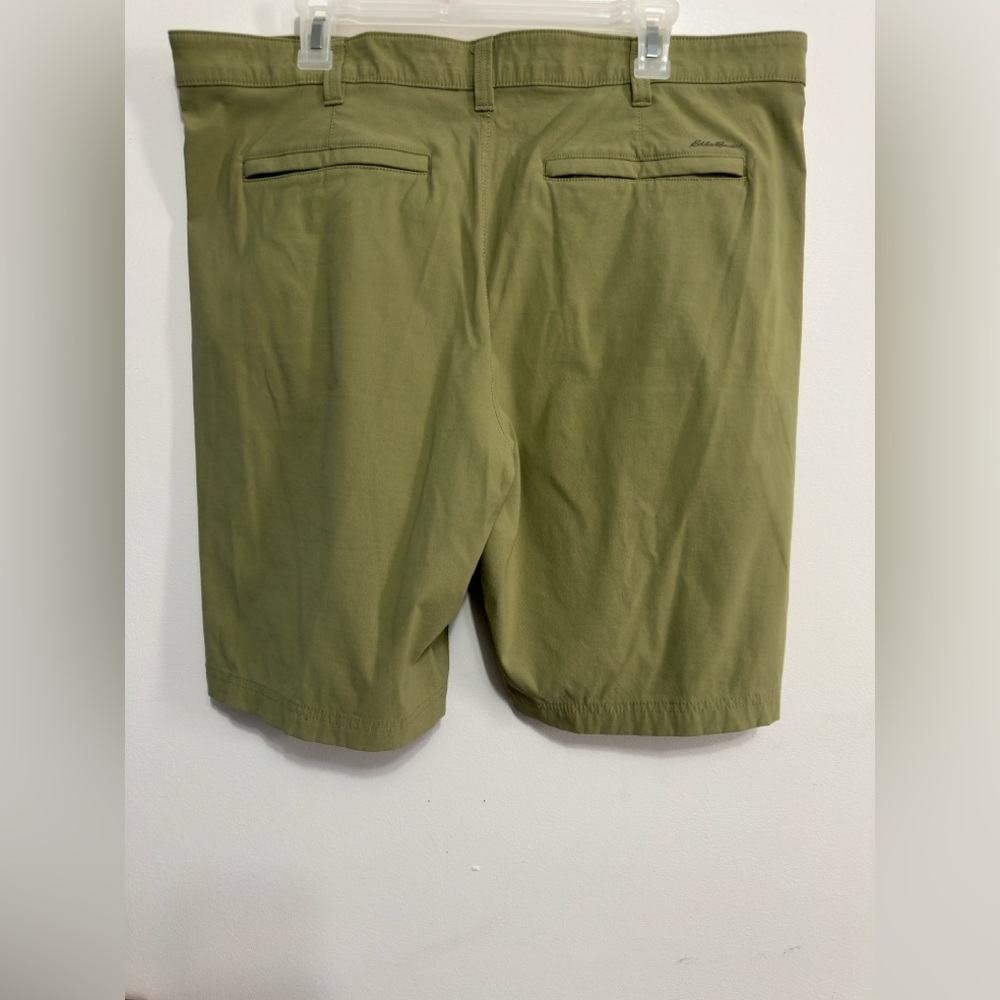 Eddie Bauer Men's Khaki Shorts TRAVEX - Picture 2 of 5